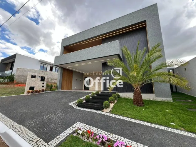 Casa com 4 quartos à venda, 202 m² por R$ 2.100.000 - Condomínio Grand Trianon - Anápolis/