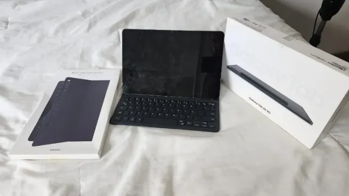 Samsung Galaxy Tab S8 5G 256gb com Capa Teclado Original Samsung