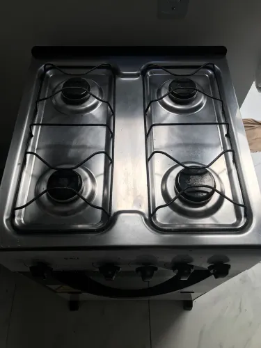 Vendo fogão Semi - novo