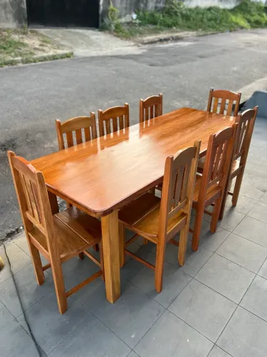Mesa de jantar Madeira maciça 8 lugares de fábrica nova. Entregamos