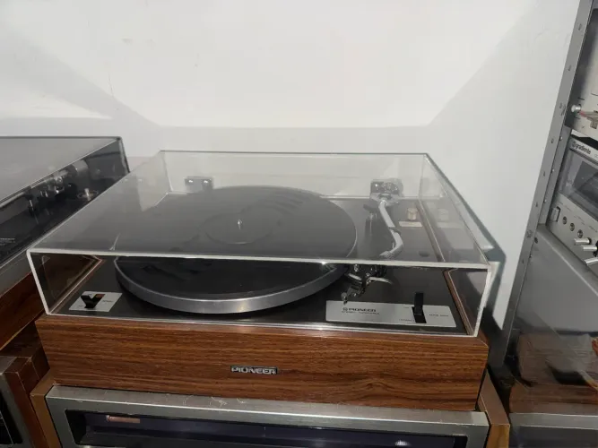 Toca disco pioneer Pl 12r em excelente estado e funcionando perfeitamente