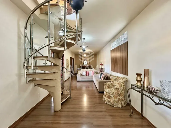 Casa à Venda com 5 Quartos (2 Suítes) 360m² Itapoã, Belo Horizonte