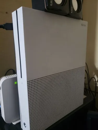 Xbox One S - vendo ou troco por placa de vídeo