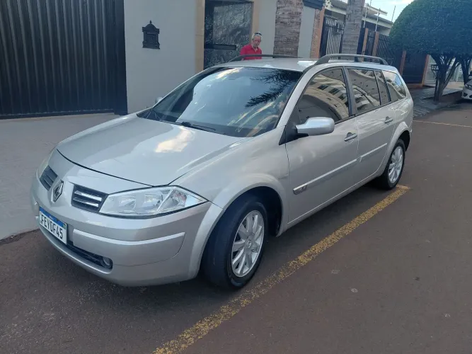 Renault Megane Grand Tour Dynam. Hi-flex 1.6 16V 2013