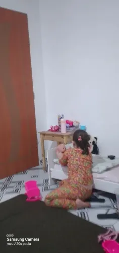 Babá disponível para os fim de semana 