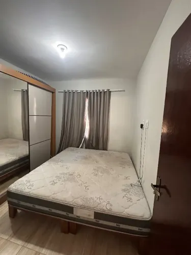 Cama Super King Size + Colchão de Molas Ensacadas - Excelente Estado