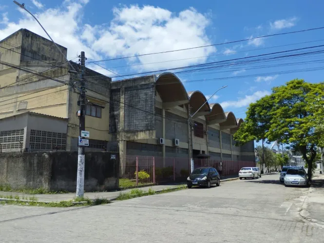 Galpão 4000m mais 1000m de área de manobra pra alugar em Cobilândia 