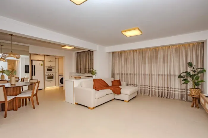 Apartamento com 2 dormitórios à venda em Balneário Camboriú