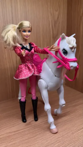Barbie Aventura de Cavalo Mattel (2013)