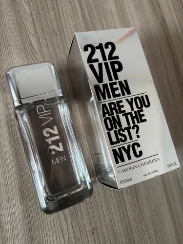 Perfume 212 VIP MEN 200ml Original usado