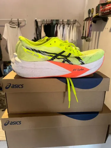 Tênis Asics Magic Speed 4 
