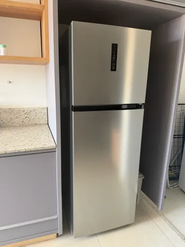 Geladeira Midea