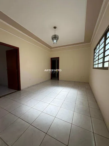 Casa à venda em Franca, Vila Santa Rita, com 3 quartos, 175m²