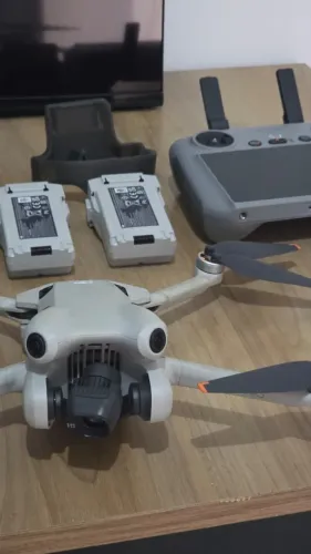 DJI DRONE 4 PRO