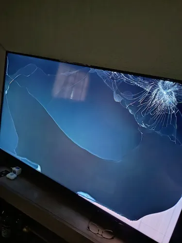 TV lg 55 polegadas display quebrado para retirada de peça.
