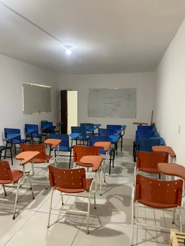 20 Cadeiras escolares/universitarias Com Prancheta