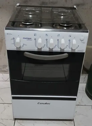 Vendo fogão 4 bocas (esmaltec) Não é elétrico 