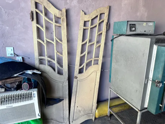 Porta antiga bang bang