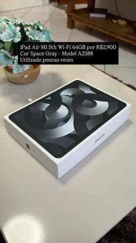 iPad Air 5 M1 64GB Wi-Fi Space Gray (A2588) - caixa, carregador e 2 capas