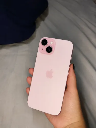 IPhone 15 rosa 128GB seminovo (não tenho a caixa) 