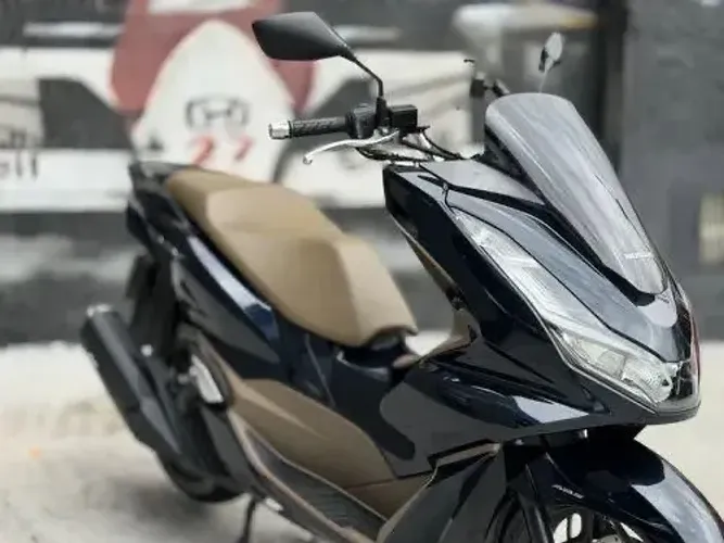 PCX 2025 DLX