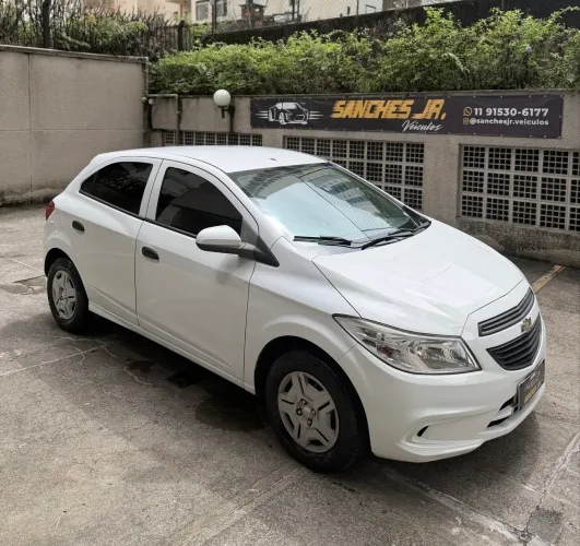 Chevrolet Onix Hatch LS 1.0 8V Flex Power Mec. 4P 2015