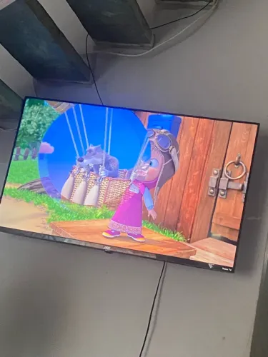 Tv 43 polegadas nova