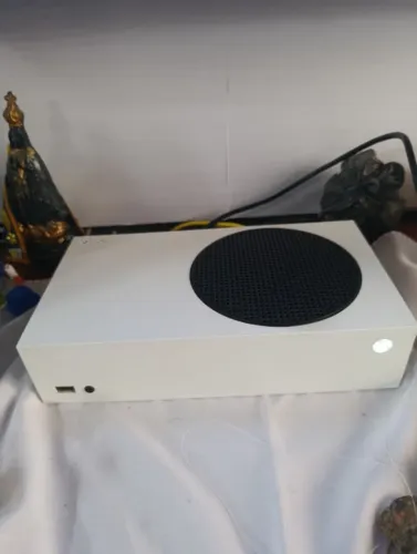 Xbox series s 512 gb menos de 1 ano de uso