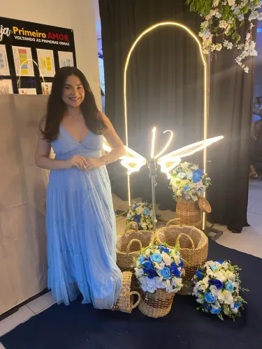 Vestido azul com brilhos