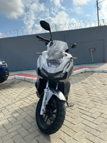 Honda ADV 150 2023 - Apenas 18.000 km - Impecável