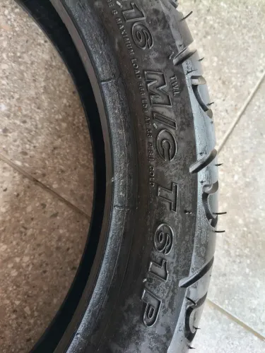 Vendo pneu Maggion 130 70 16 semi-novo 