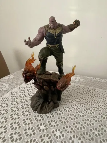 Estátua figura de Thanos Avengers: Infinity War IRON STUDIOS 1/10
