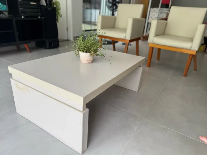 Mesa de centro cinza