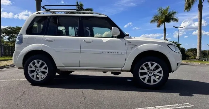 Mitsubishi Pajero TR4 2.0/ 2.0 Flex 16V 4X4 Mec. 2010