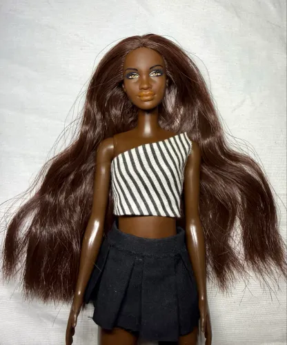 Boneca Barbie Fashionista rara com reroot