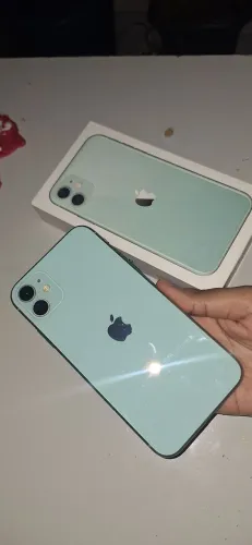 VENDO IPHONE 11 64gb COM CAPA E CABO DE CARREGADOR