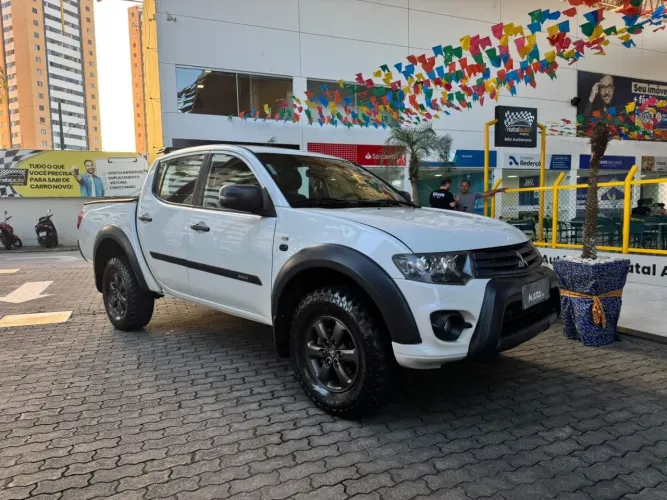 Mitsubishi L200 T.outdoor 3.2 CD TB Int. Dies. Aut. 2017
