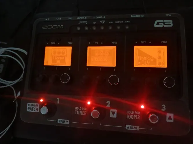 Zoom G3 - Pedaleira Multi Efeitos para Guitarra