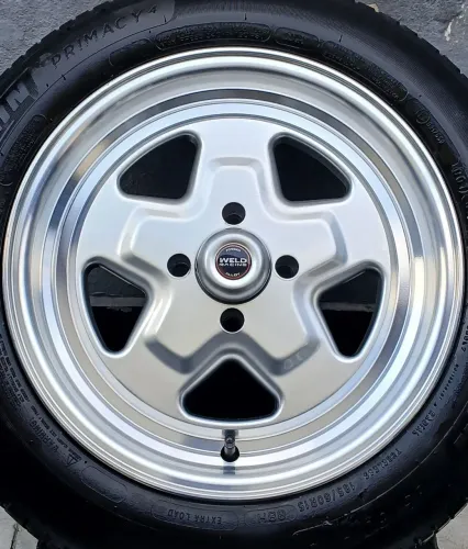 Pro Star aro 15 c/ pneus Michelin 185/60