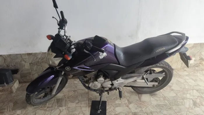 Yamaha Fazer 250 ( leilão, sucata )