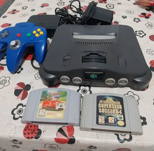 Nintendo 64 + 2 jogos originais