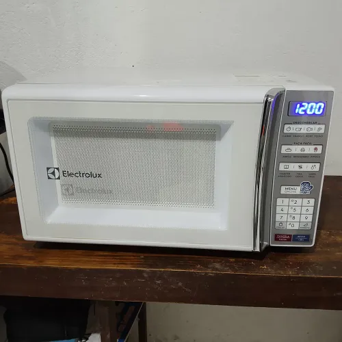 Microondas Eletrolux 25L 