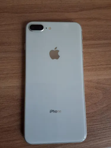 Iphone 8 plus 256gb 100% bateria, RALADOS MOSTRADOS NA FOTO SÃO NA PELÍCULA