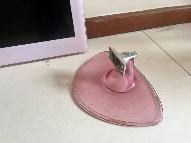 Vendo TV LG 26 polegadas rosa