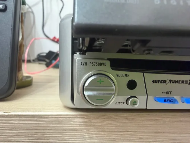 Raridade Pioneer - AVH-P5750DVD - Retrátil