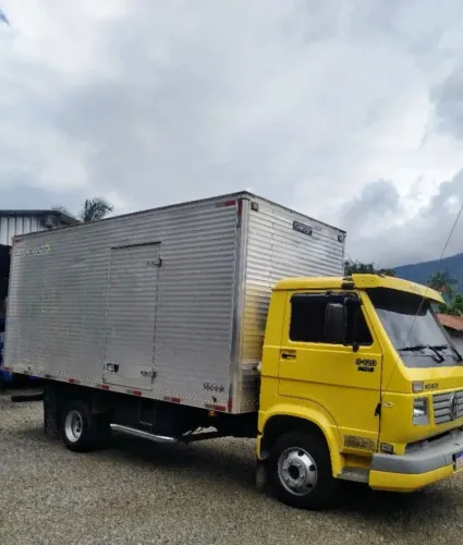 MUDANÇA RÁPIDA PREÇO EXCELENTE CONTRATE QUEM SABE DE TRANSPORTE 