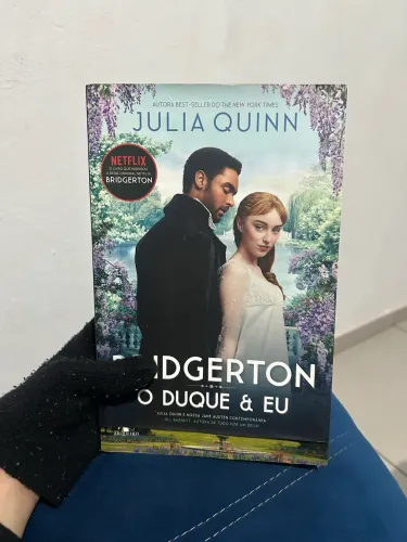 Livro O DUQUE E EU - Bridgerton - 2 capas (capa Netflix e capa original)