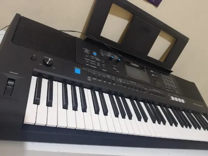 TECLADO SEMI PROFISSIONAL