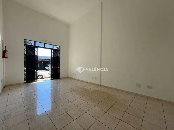 Sala Térrea para Alugar por R$ 1.100,00 no Ed. Wenggen na Rua Fortaleza 2003 Centro Cascav