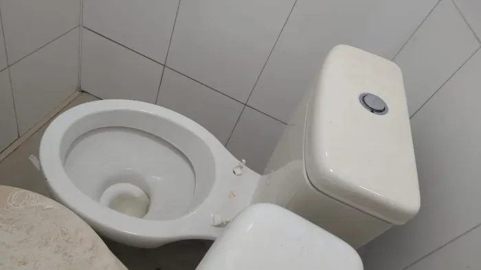 Vendo vaso sanitário com caixa acoplada